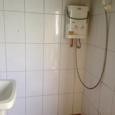 ゲストハウス Rebels Hide -self Check In