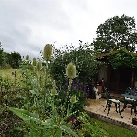 ゲストハウス Rebels Hide -self Check In