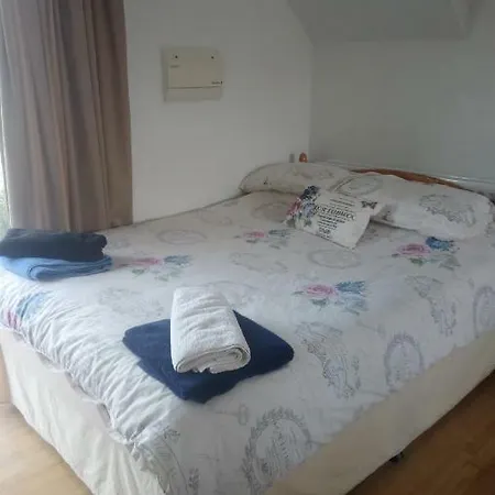 Rebels Hide -self Check In Clifton