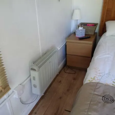 Rebels Hide -self Check In ゲストハウス Clifton