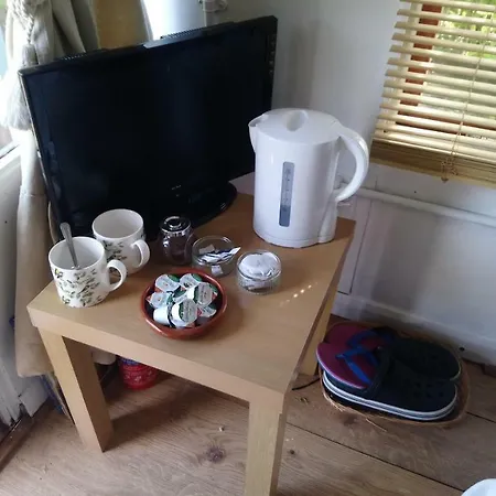 Bed & Breakfast Rebels Hide 3*